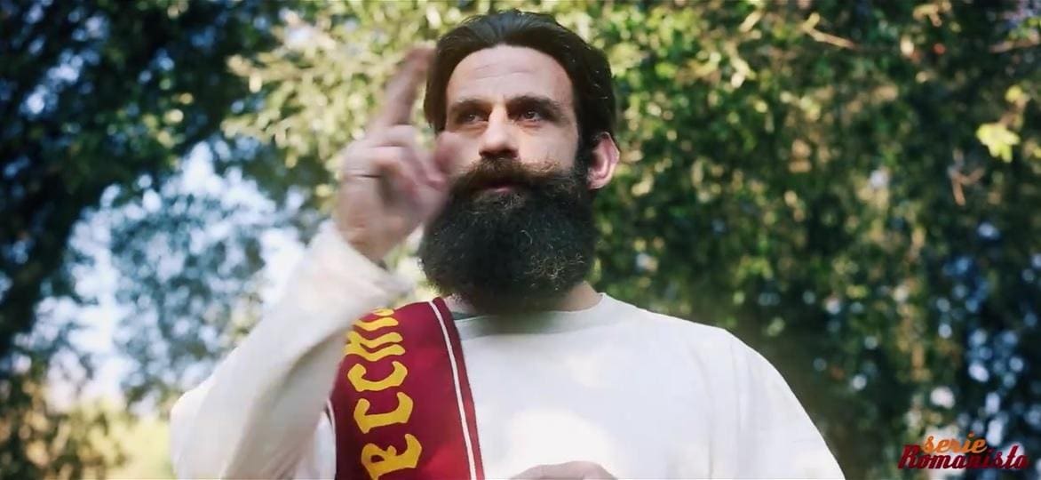 Romanisti, flirt con due tifose della Lazio? La penitenza la dà bomber Moscardelli