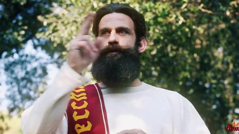 Romanisti, flirt con due tifose della Lazio? La penitenza la dà bomber Moscardelli