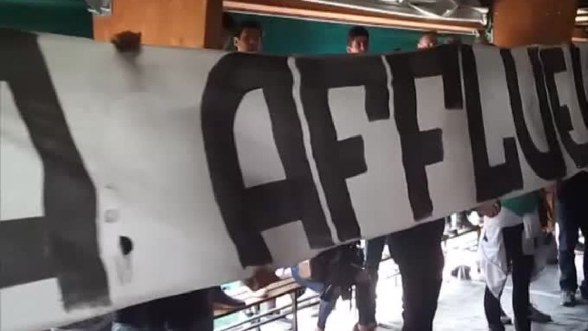 Lazio, gli striscioni dei tifosi