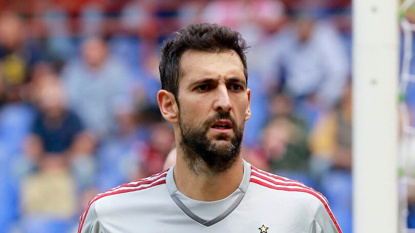 Moglie Diego Lopez contro ritiro Milan: «Come spiego a mia figlia che papà non le leggerà la favola?»