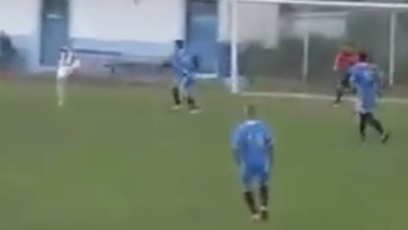 Grecia, amatoriale a chi? Gol da fenomeno