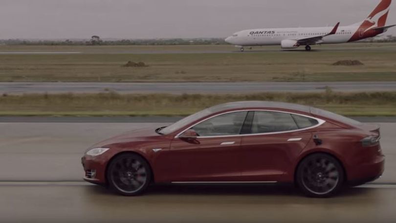 La supercar elettrica sfida il Boeing 737