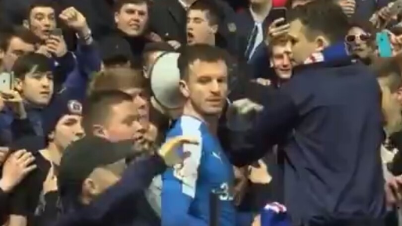 Rangers promossi, il giocatore canta in curva