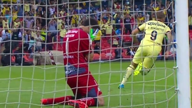 La papera del secolo: il portiere si dispera