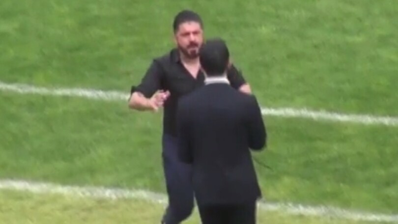 Gattuso, manata in faccia all'assistente!