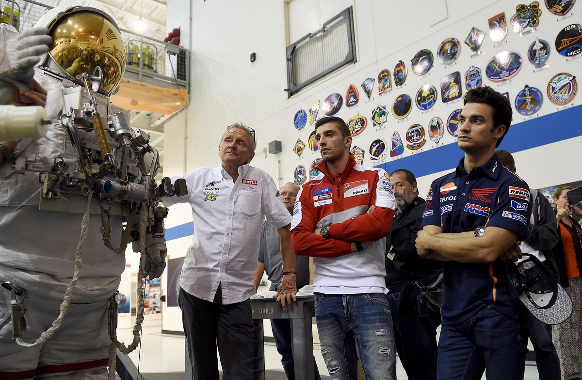 MotoGp, Iannone e Pedrosa in visita alla Nasa
