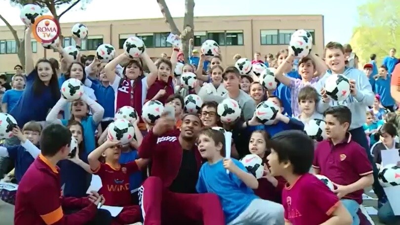 Vainqueur incontra il tifoso della Lazio che lo aveva insultato: «Mai più razzismo»