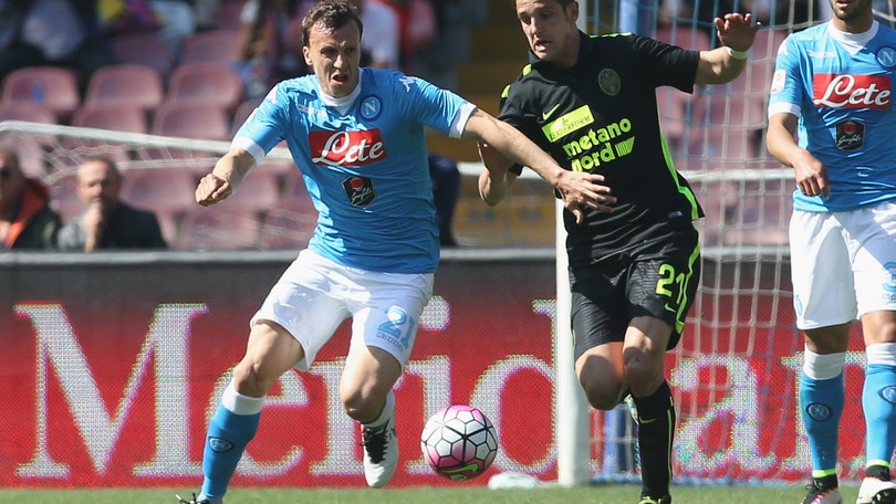 Verona, vicina la rescissione per Juanito Gomez. Il Chievo cede Mansi al NK Hrvatini Ankaran