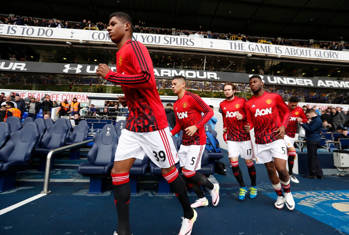Calcio, il Manchester United fuori della Champions? Ai calciatori costerà 19 milioni di euro