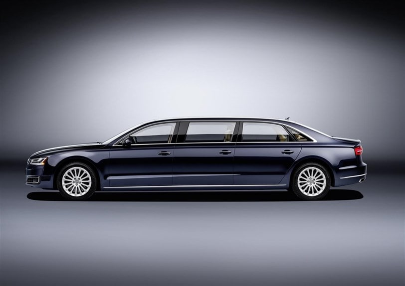 Audi A8 L extended, l’ufficio allungato viaggia in autostrada
