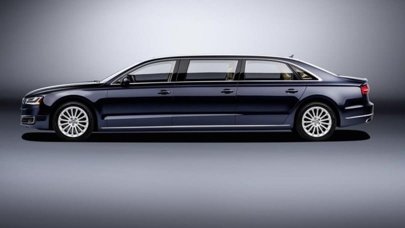 Audi A8 L extended, l’ufficio allungato viaggia in autostrada