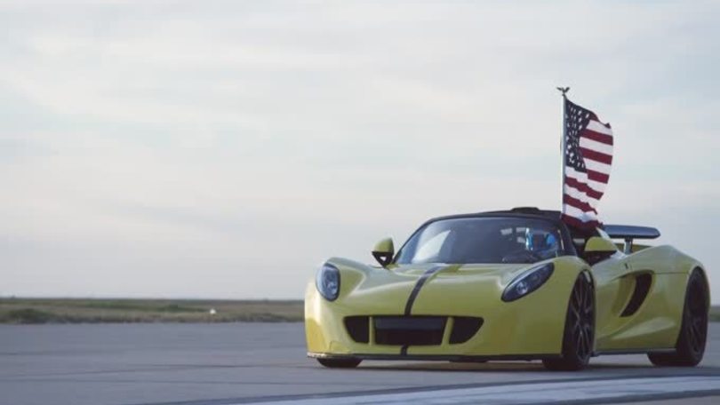 Hennessey nel Guinness: la spider a 427 orari