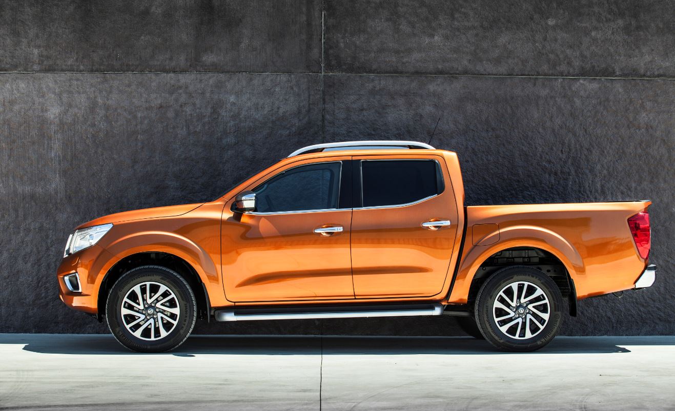 Nissan Navara, un "americano" a Roma: la prova