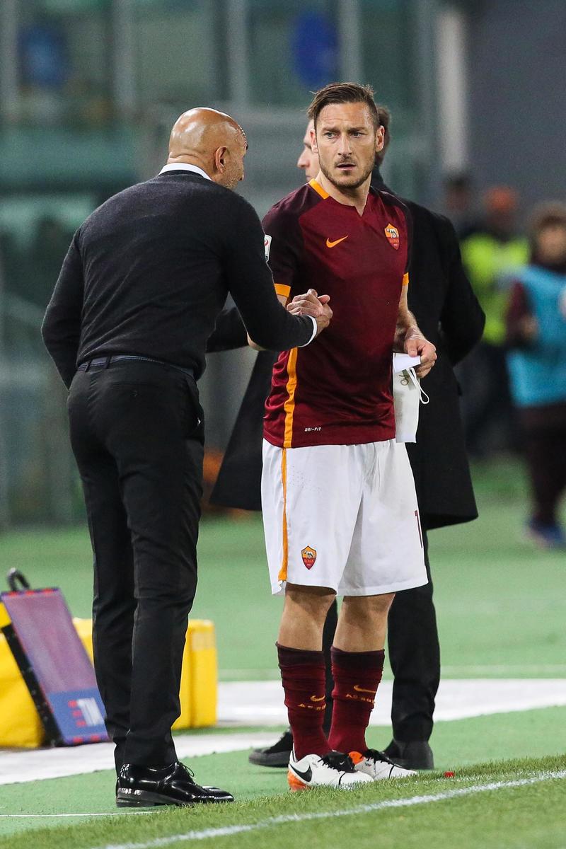 Roma, Dzeko a parte. Totti assente per una gastroenterite