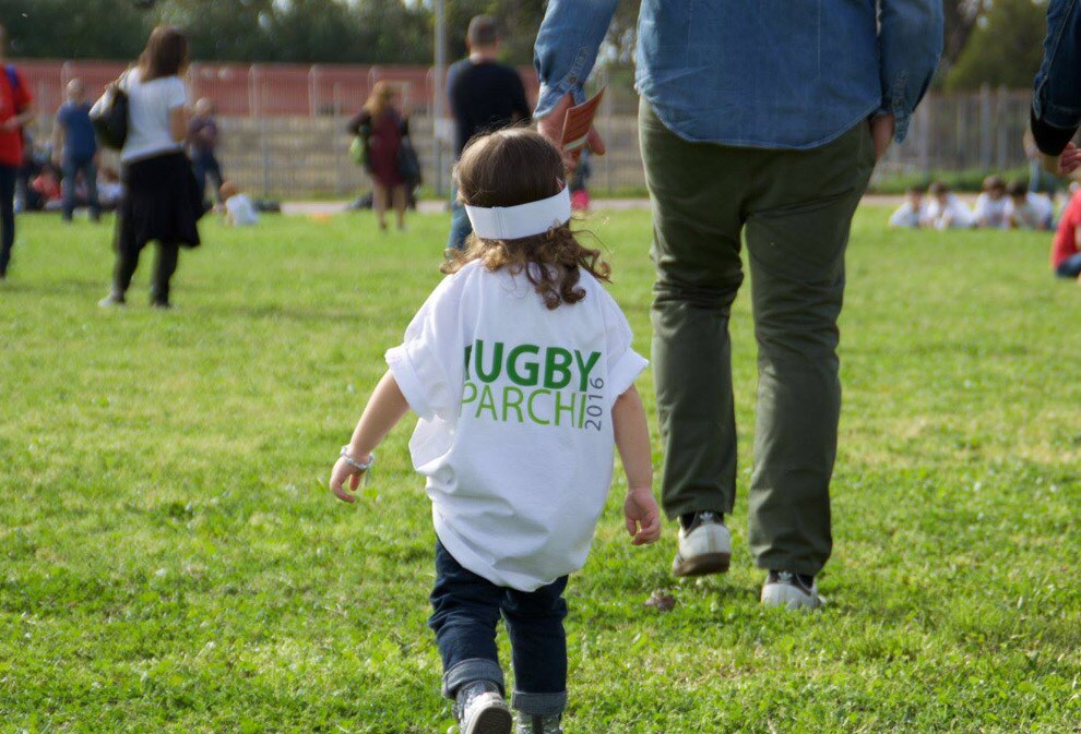 Rugby nei parchi, a Roma si gioca con Mauro Bergamasco