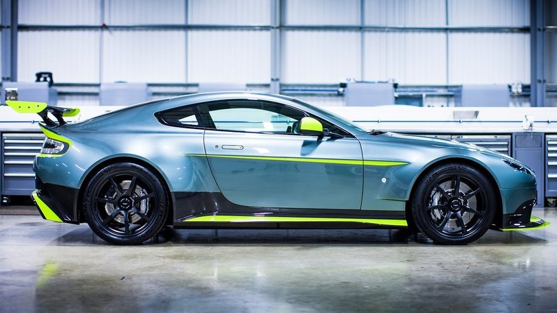 Aston Martin Vantage GT8: foto