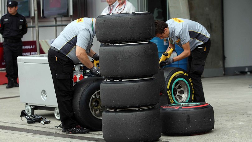 F1 Pirelli, Hembery: «Perdite d'aria non collegate alle gomme»