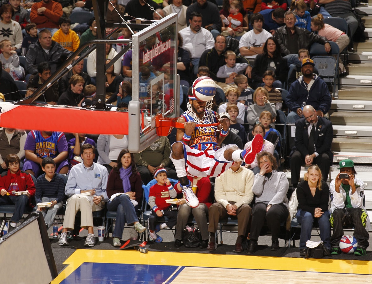Gli Harlem Globetrotters all'Hard Candy Fitness