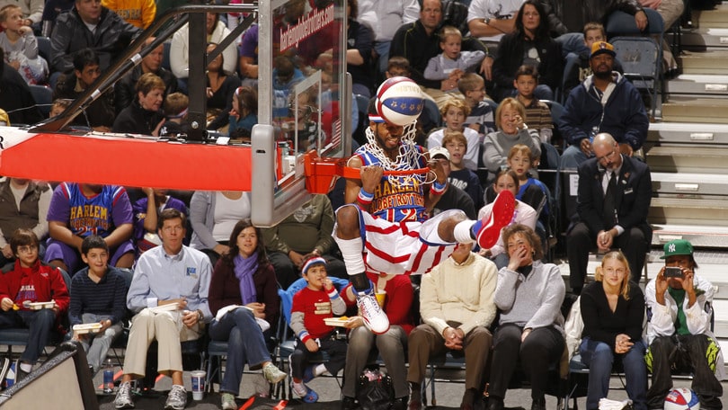 Gli Harlem Globetrotters all'Hard Candy Fitness