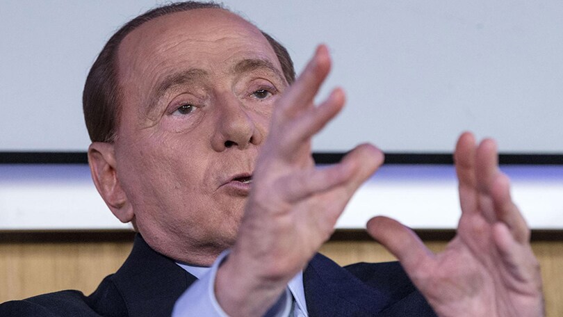 La Cina è vicina. Berlusconi, che fai, lo vendi il Milan?