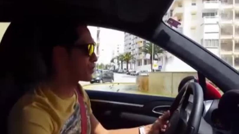 Ecco Contador cantante