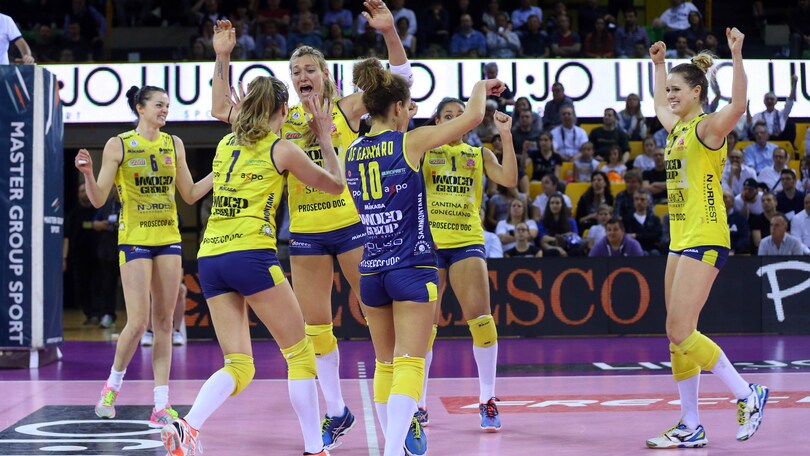Semifinali, 1° atto. Conegliano che cuore, vince 3-2 a Modena