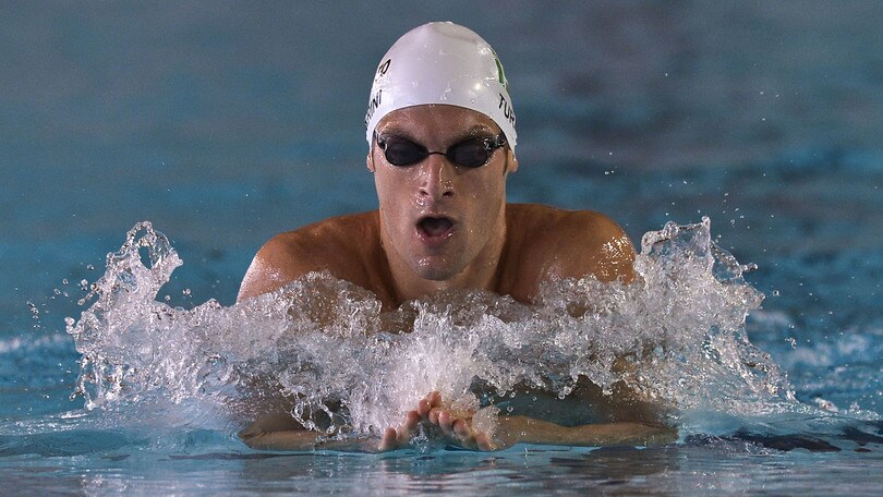 Nuoto, titolo e qualificazione olimpica per Turrini nei 400 misti