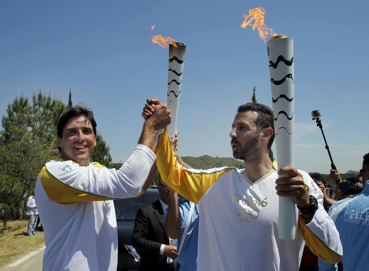 Parte la volata ai Giochi di Rio: accesa la fiaccola a Olimpia