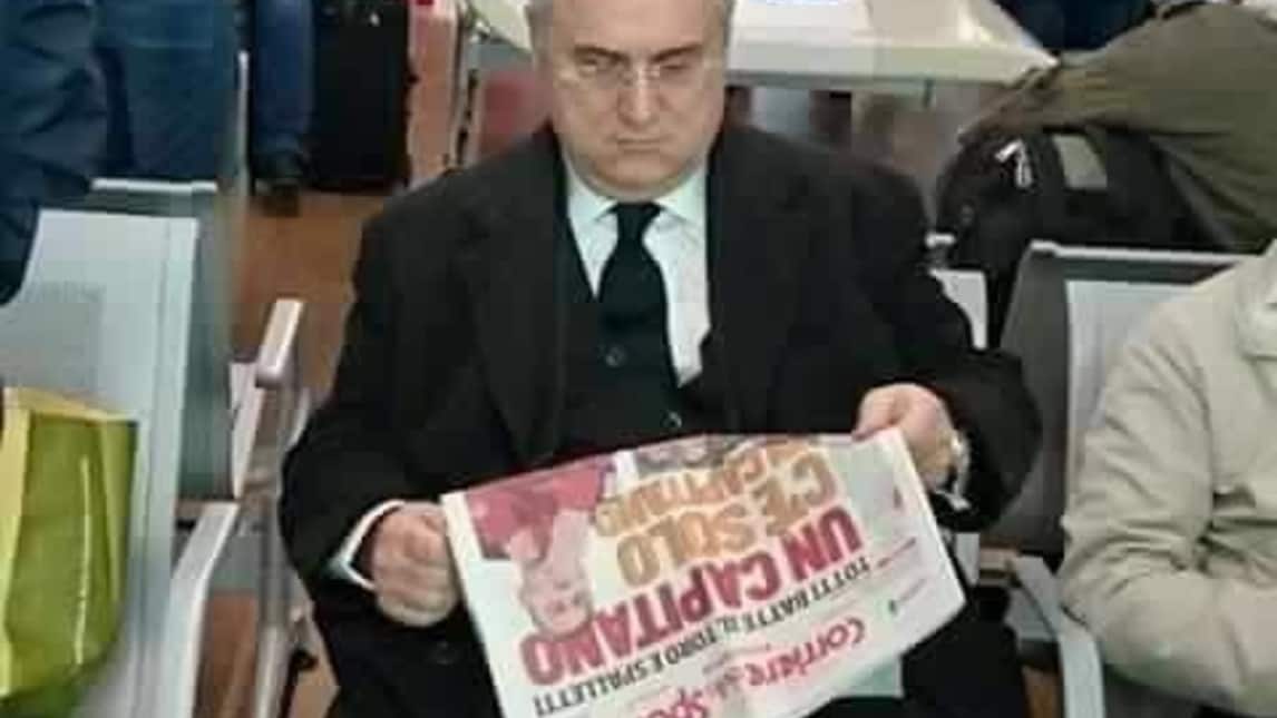 Lotito legge la nostra prima pagina dedicata a Totti