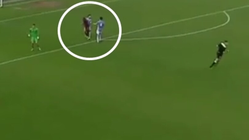 Lazio-Roma, la gomitata di Sadiq