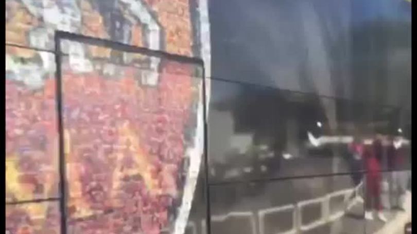Roma-Napoli, l'arrivo del pullman giallorosso all'Olimpico