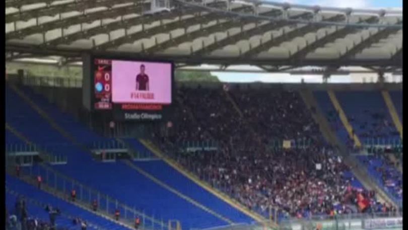 Roma-Napoli, ovazione per Totti