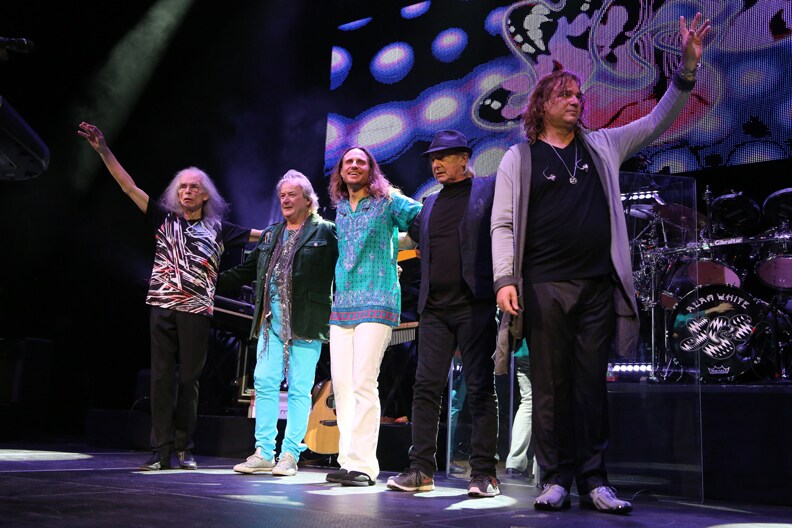 Domani riparte il tour europeo degli YES
