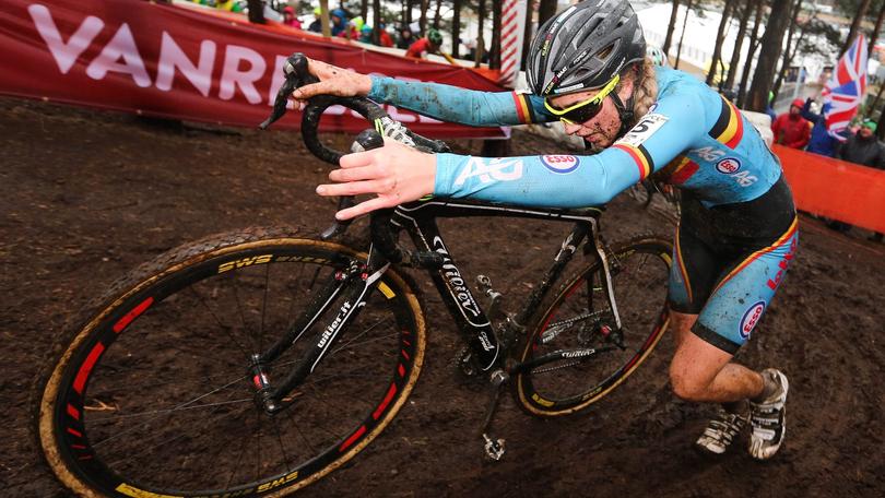 Bici motorizzata: squalificata per sei anni ciclista belga