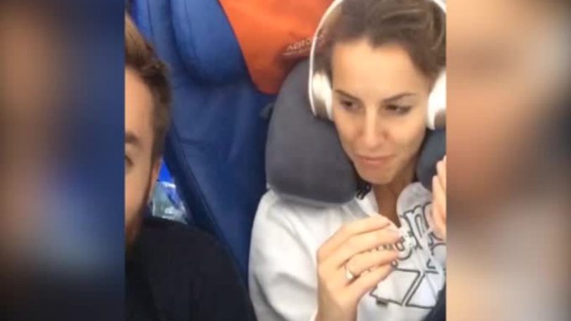 Svegliata nel sonno? La Cagnotto risponde così..