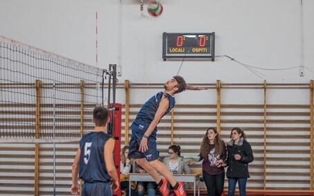 Volley: Volley Scuola, Il Federico Caffè rimonta e vola ai quarti