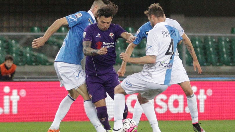 Serie A, Chievo-Fiorentina 0-0. Traversa di Zarate, palo di Rigoni