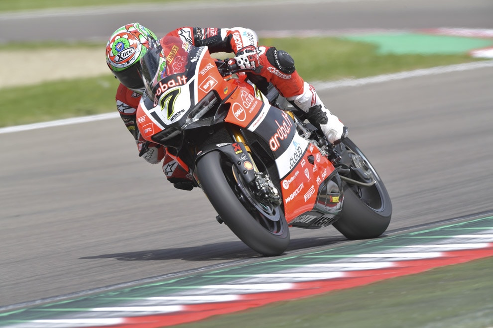 Ducati “padrona” a Imola: doppietta Davies in Superbike
