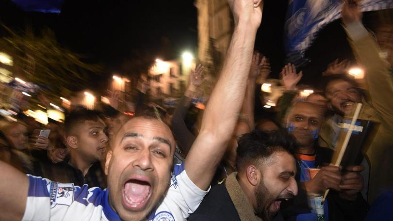 Leicester campione, una notte indimenticabile: festa fino al mattino