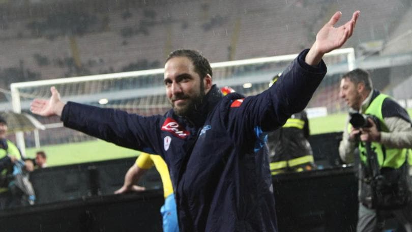 Higuain, che emozione sotto la curva