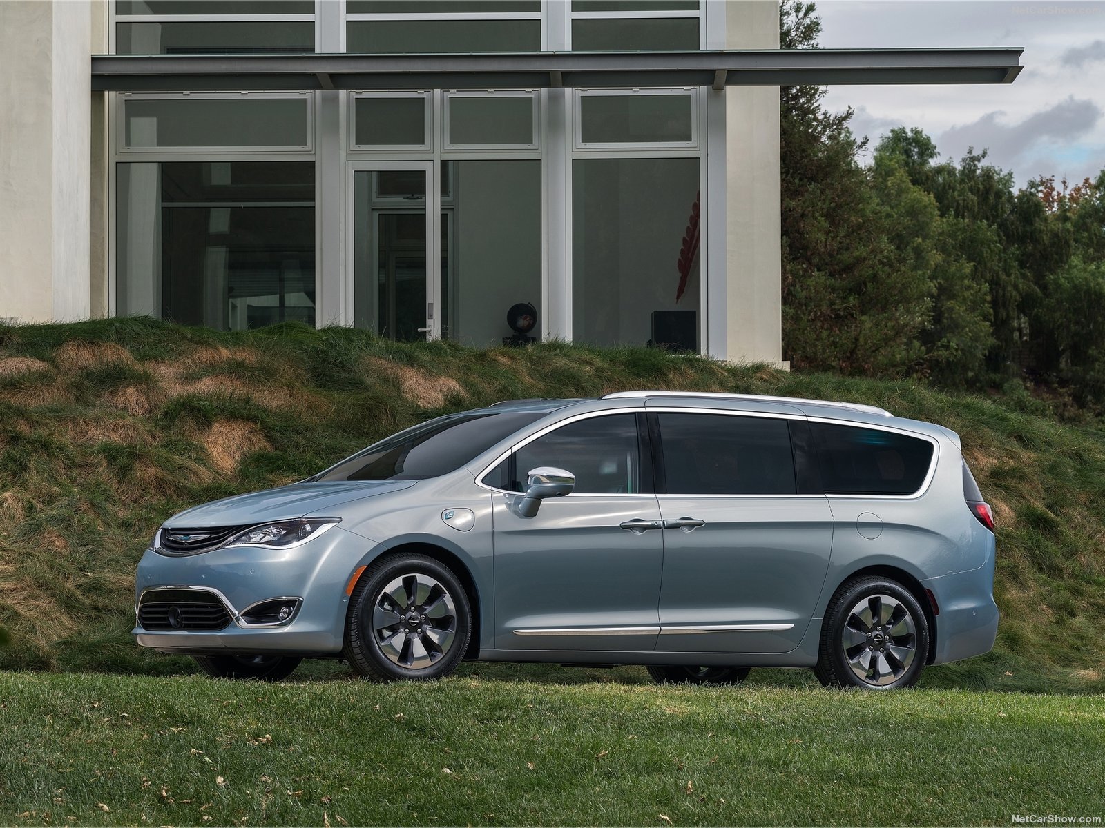 Fiat Chrysler e Google insieme per l'auto a guida autonoma