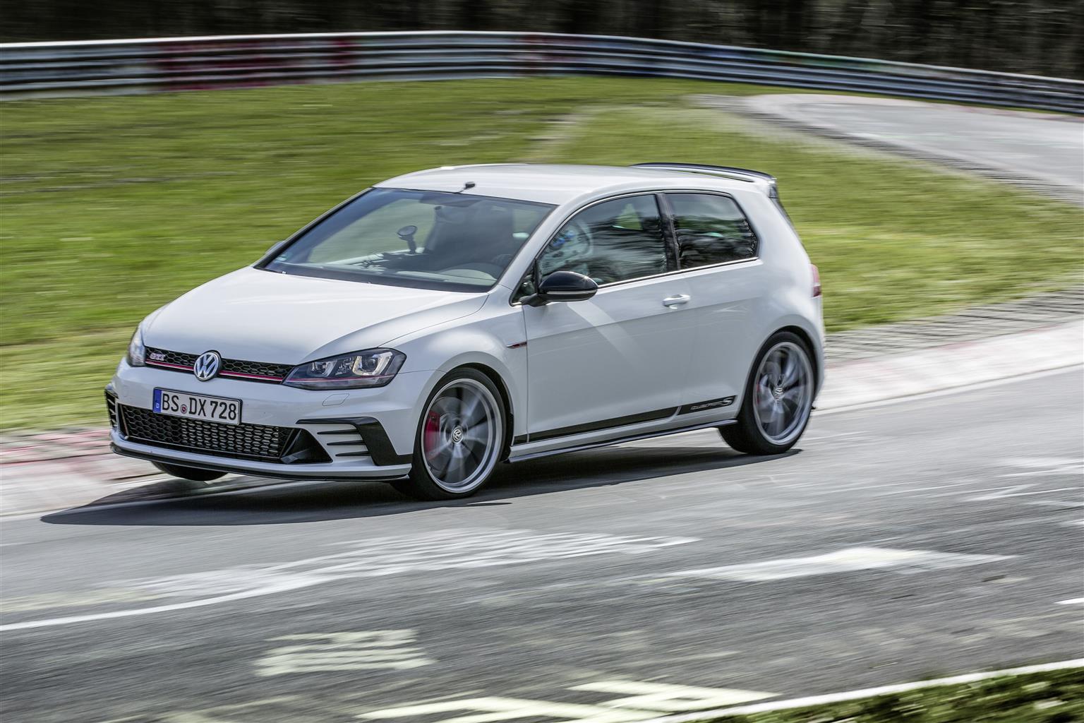 Volkswagen Golf GTI Clubsport S, nuovo record al Nurburgring