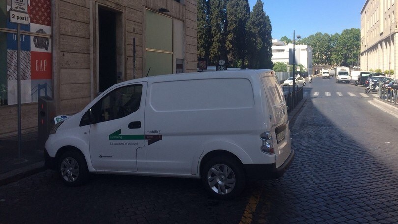 Nissan, parte il Van sharing elettrico a Roma