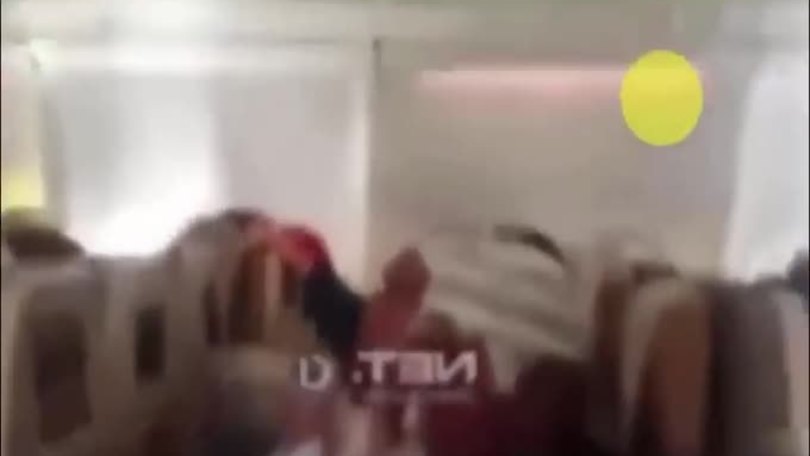 Indonesia, violenta turbolenza. Urla e preghiere sull'aereo
