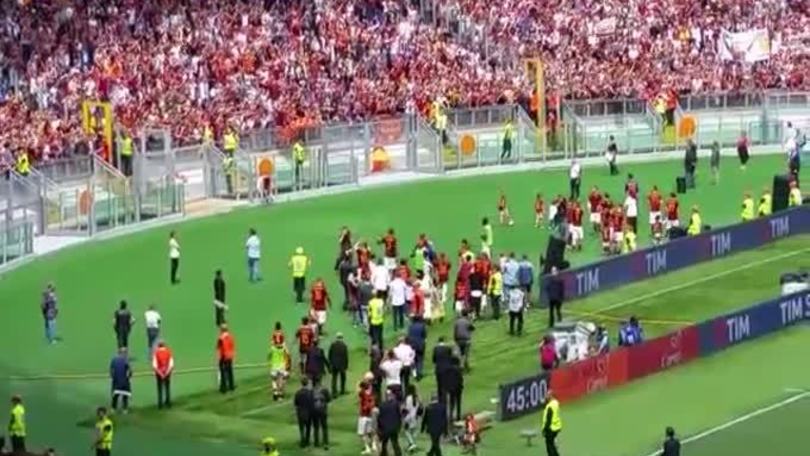 La Roma saluta i suoi tifosi: che festa all'Olimpico