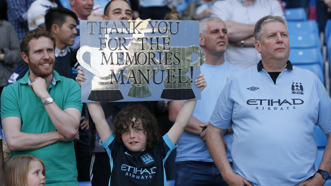 Manchester City, Pellegrini commosso saluta i tifosi