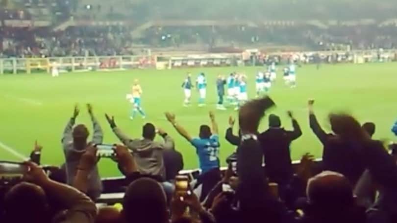 Napoli, Reina e i compagni scatenati con i tifosi