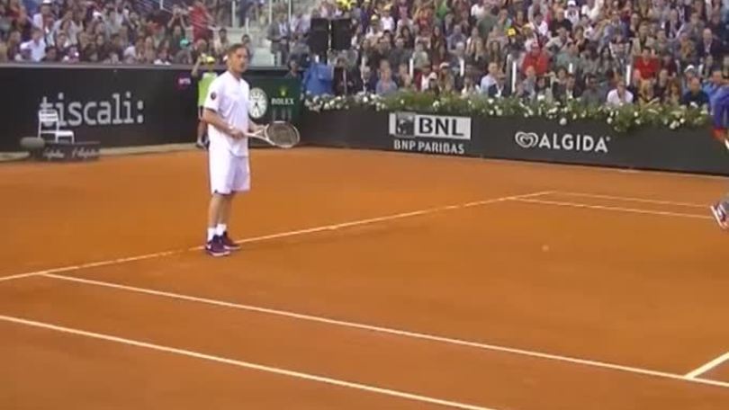 Totti al Foro Italico tra risate e show