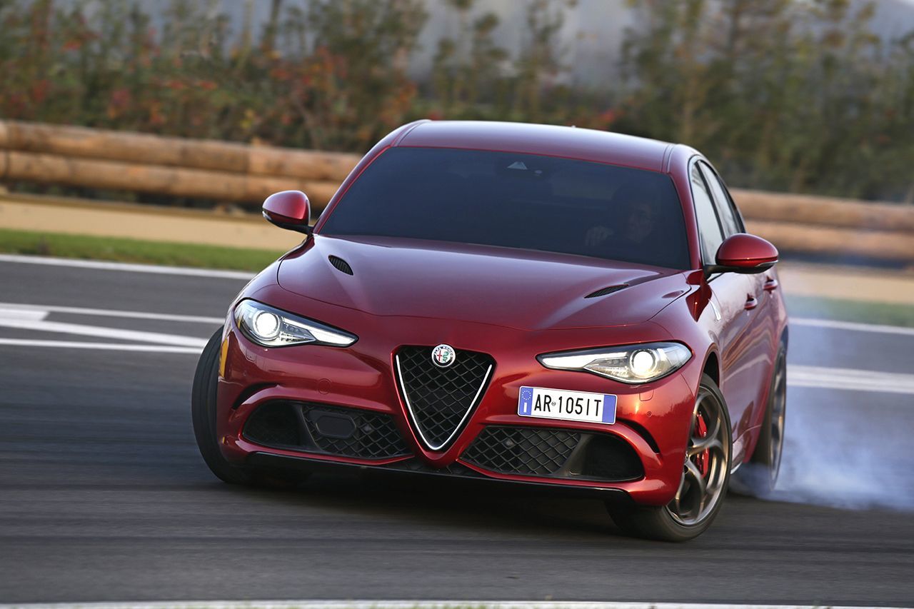 Alfa Romeo Giulia Quadrifoglio, divora la pista