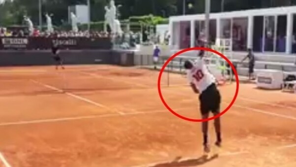 Internazionali, Totti mania: Kyrgios si allena con la maglia del capitano